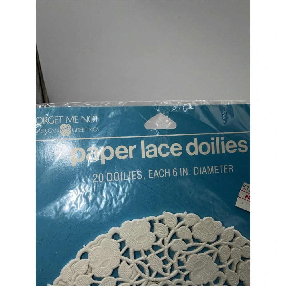 NOS Vintage Forget Me Not American Greetings Lace  Doilies 20 Piece 6 inch